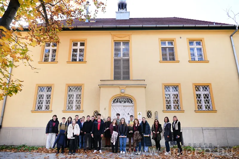 L&aacute;togat&aacute;s